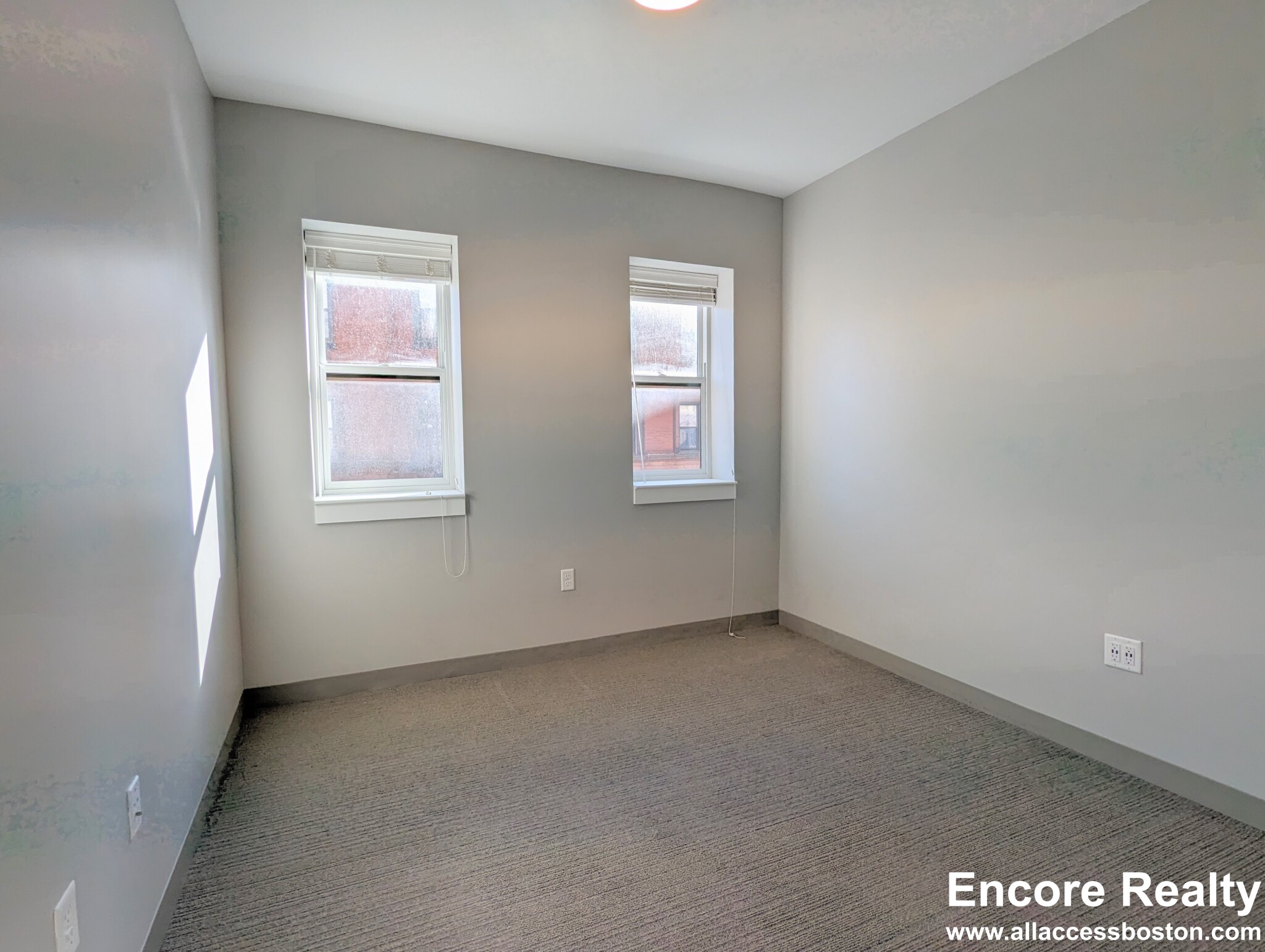 100 Hemenway St, Fenway