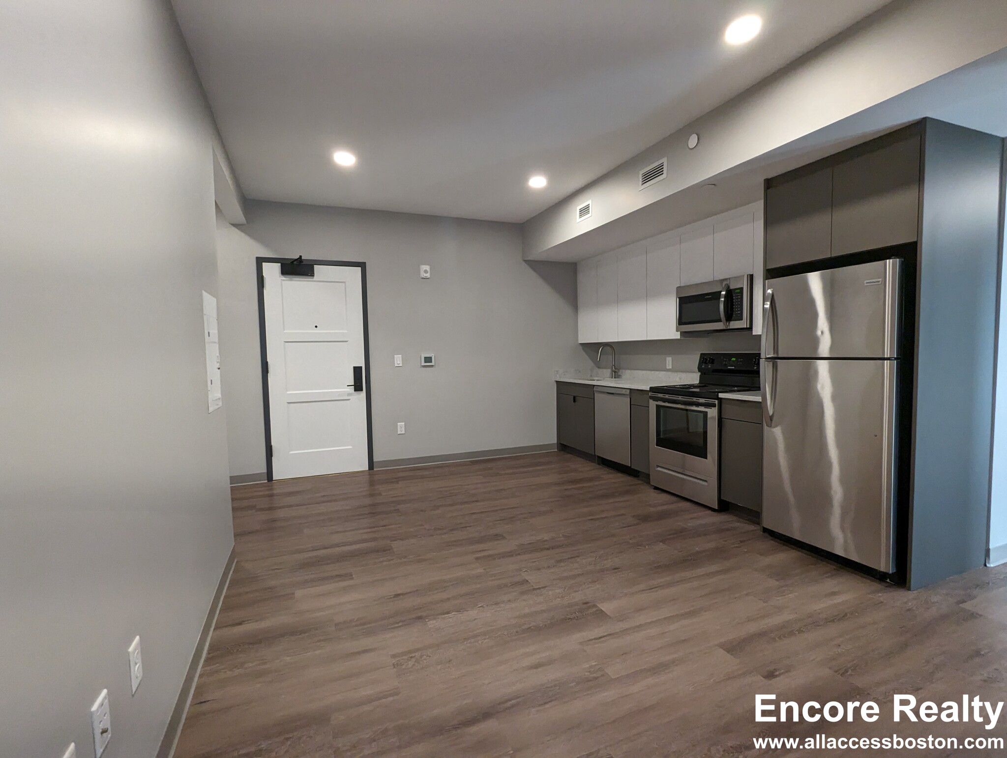 100 Hemenway St, Fenway