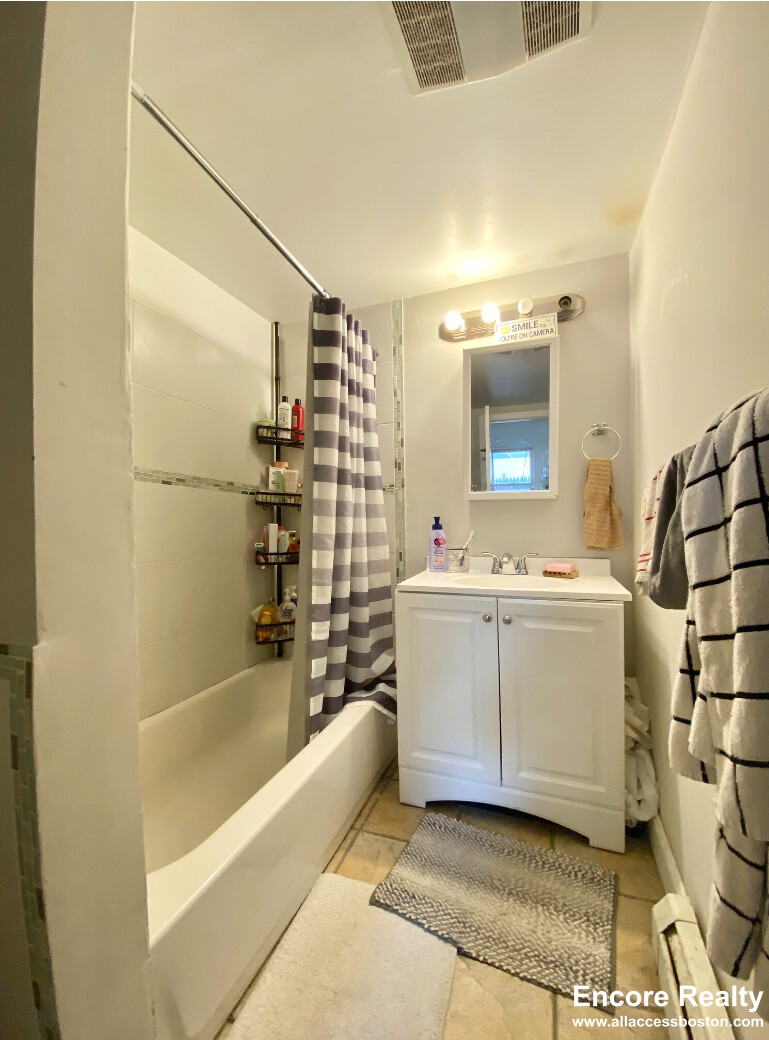 13 Carpenter St, South Boston