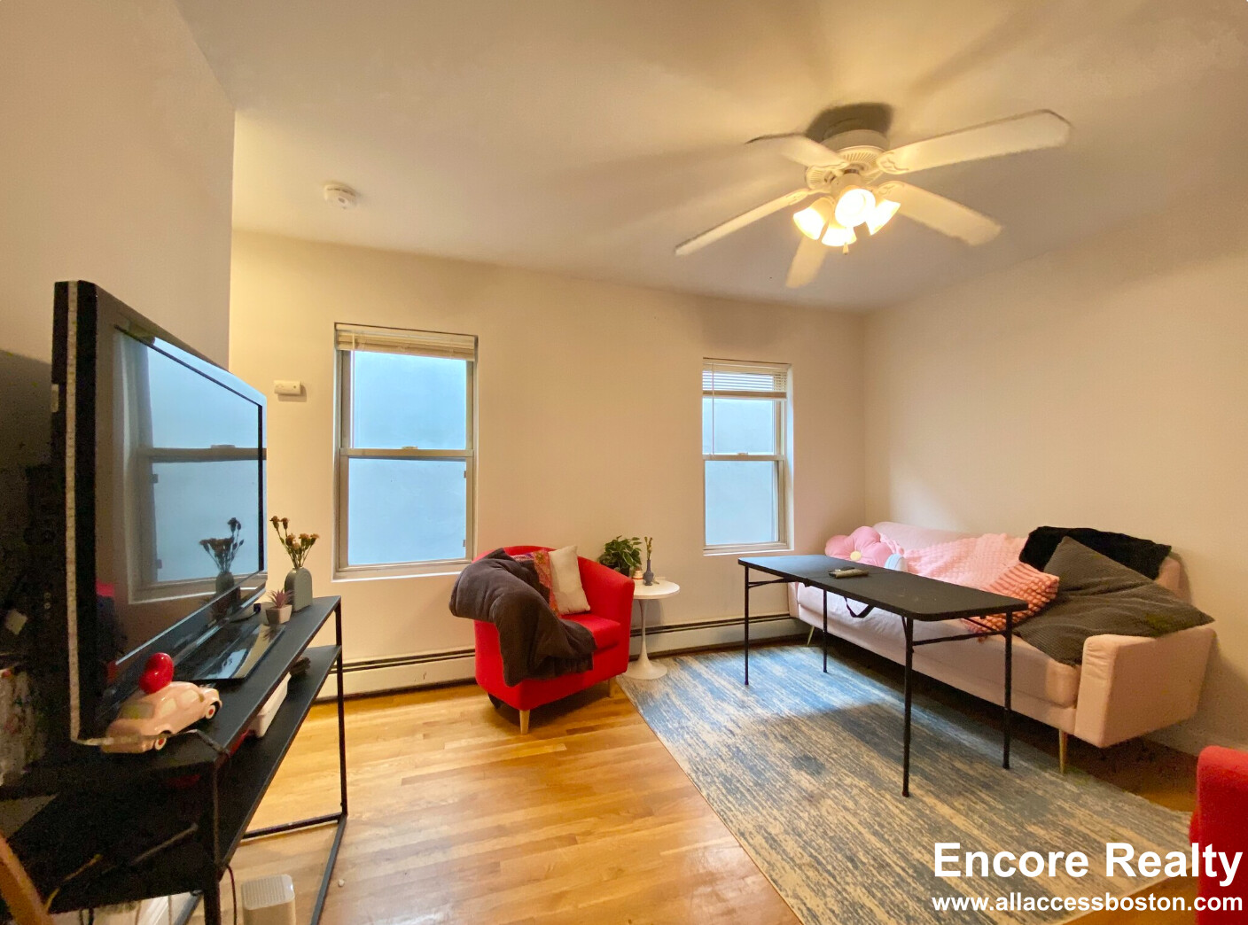 13 Carpenter St, South Boston