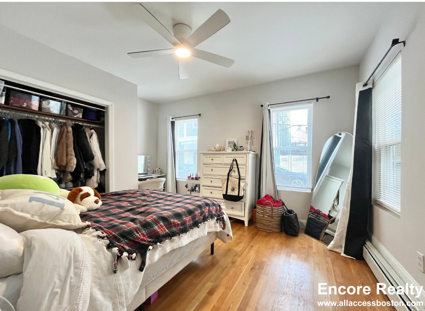 13 Carpenter St, South Boston