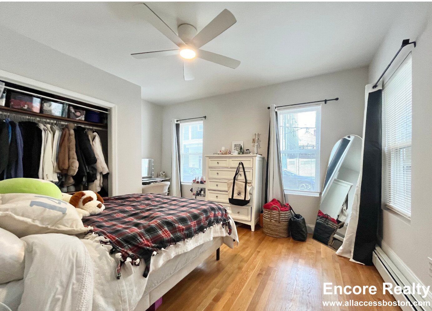 13 Carpenter St, South Boston