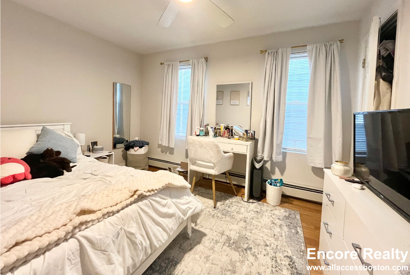 13 Carpenter St, South Boston