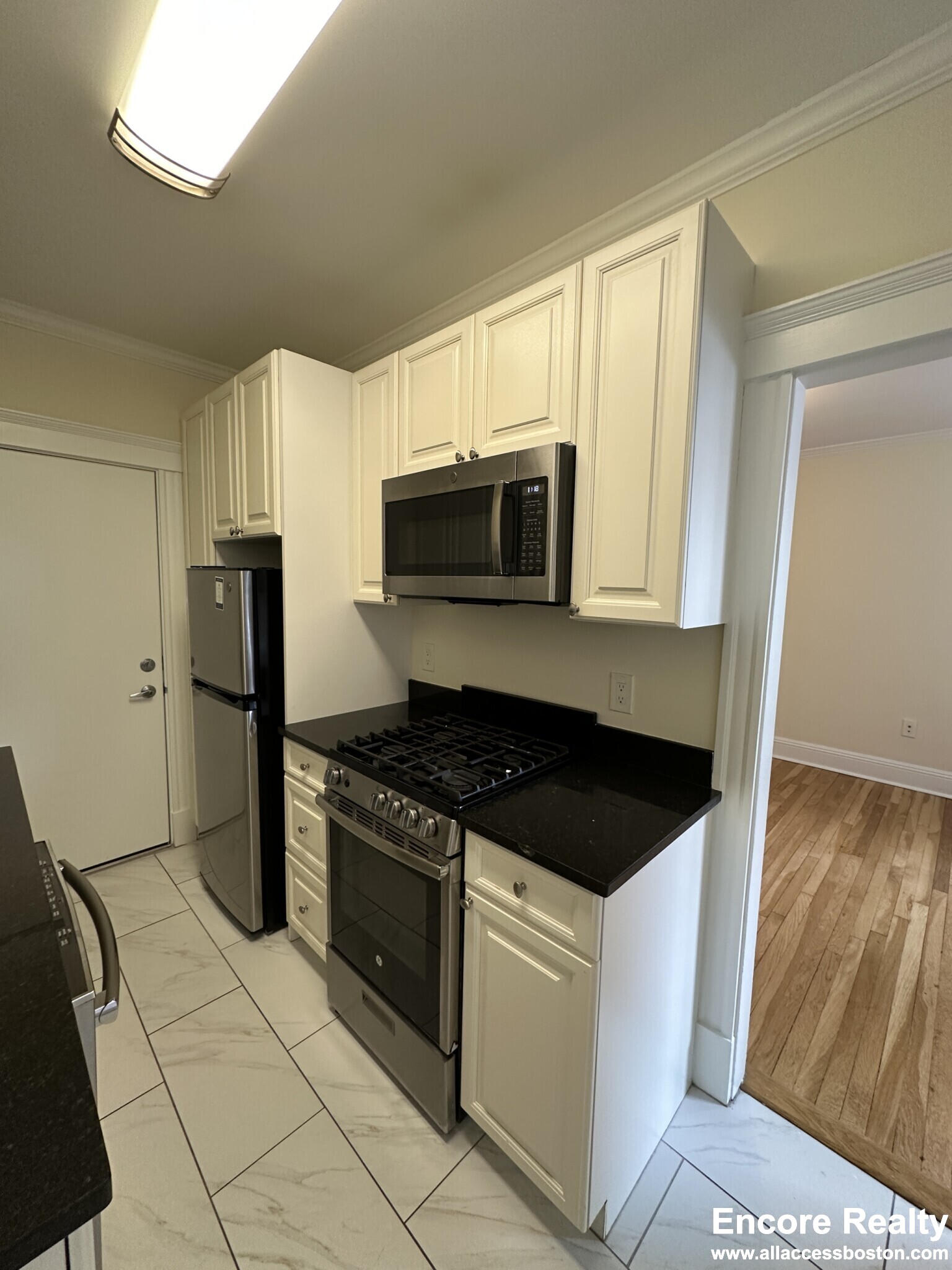 24 Chauncy St, Neighborhood Nine