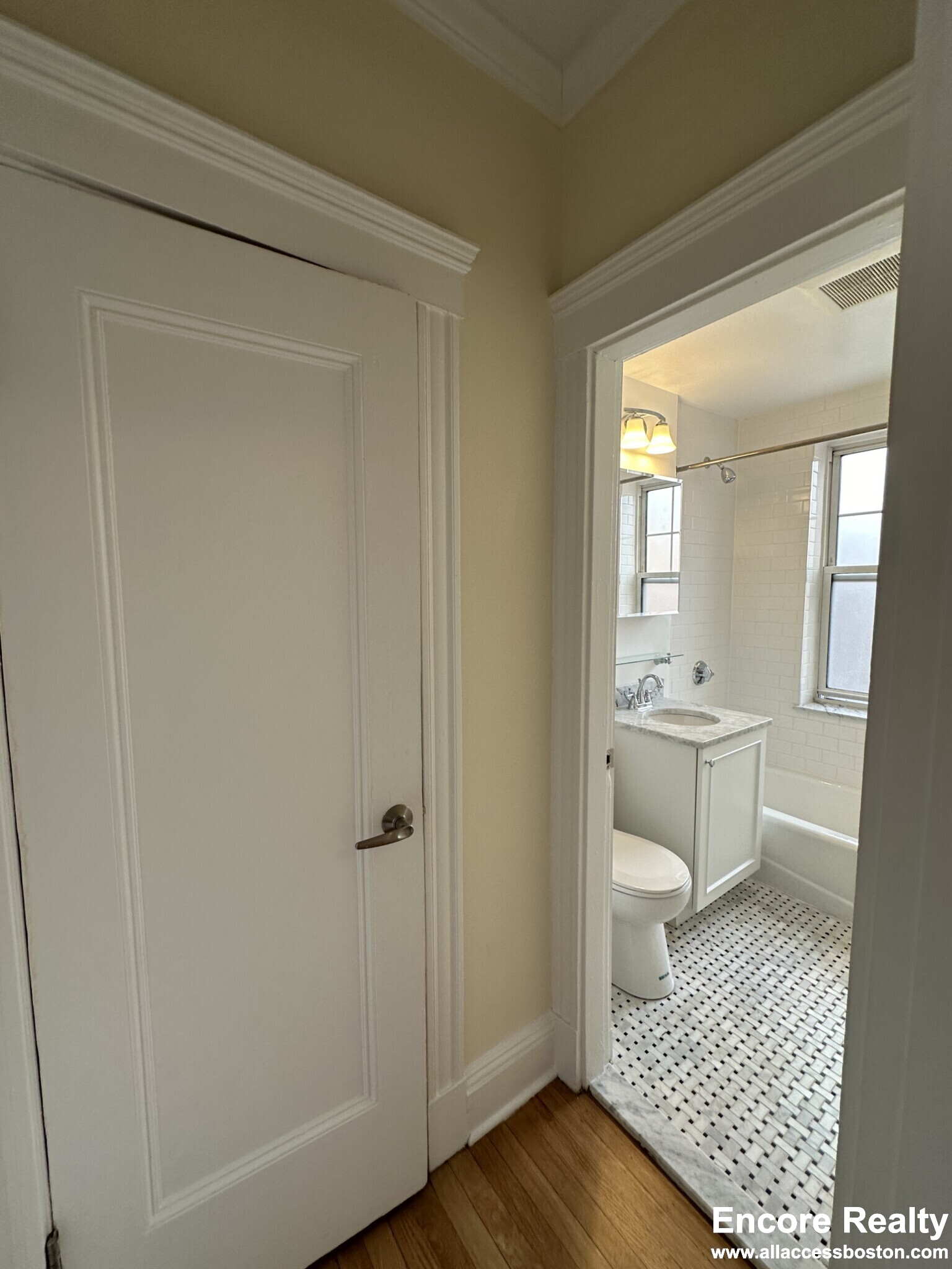 22 Chauncy St, Neighborhood Nine