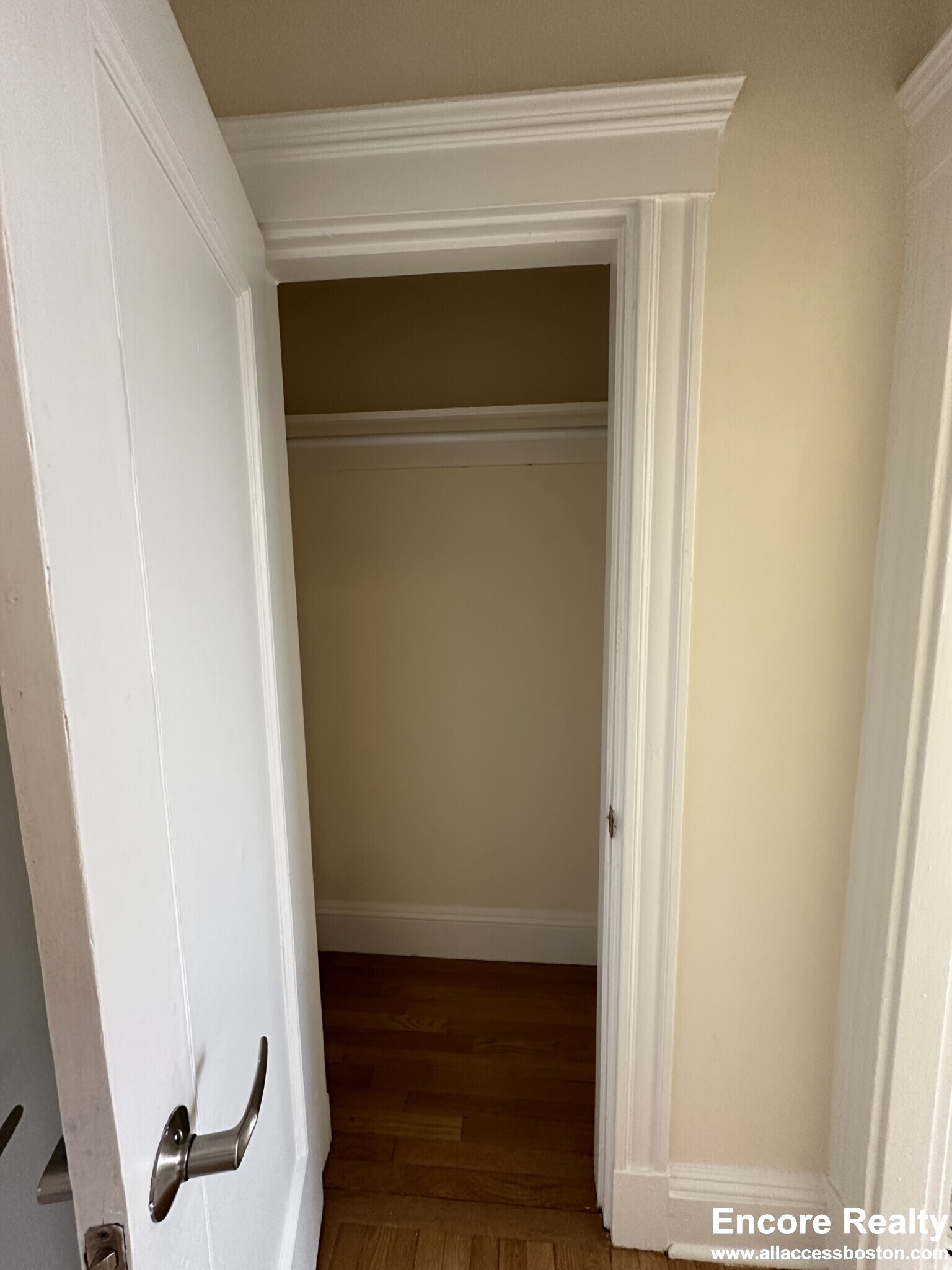 22 Chauncy St, Neighborhood Nine