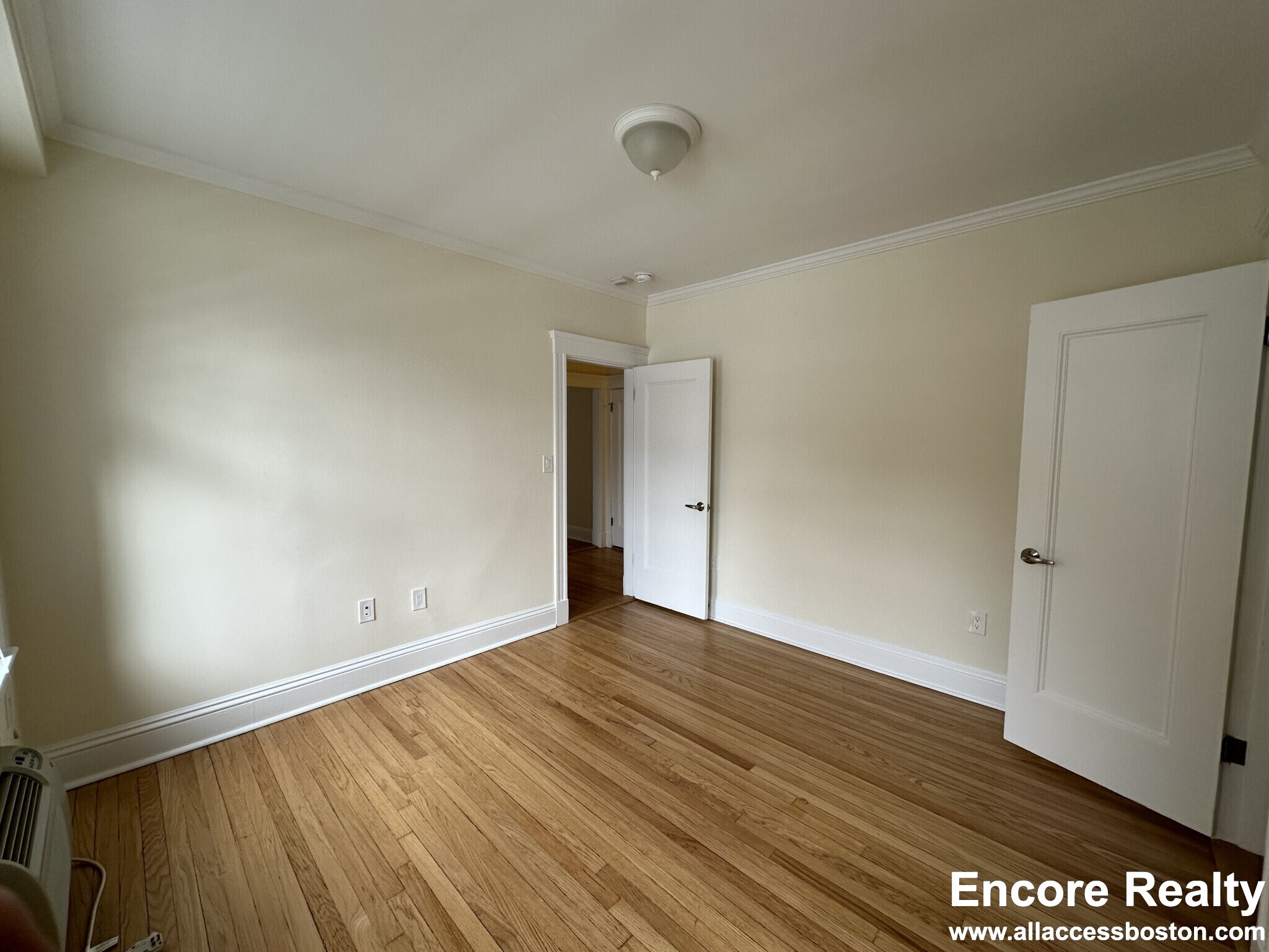 24 Chauncy St, Neighborhood Nine