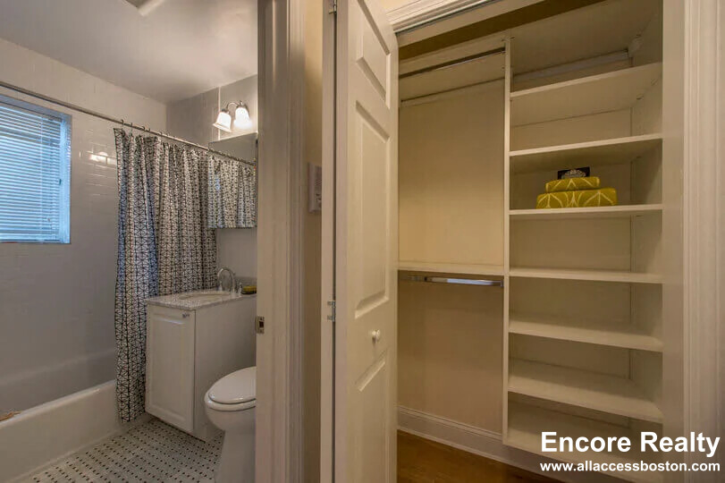 70 Saint Paul St, Coolidge Corner