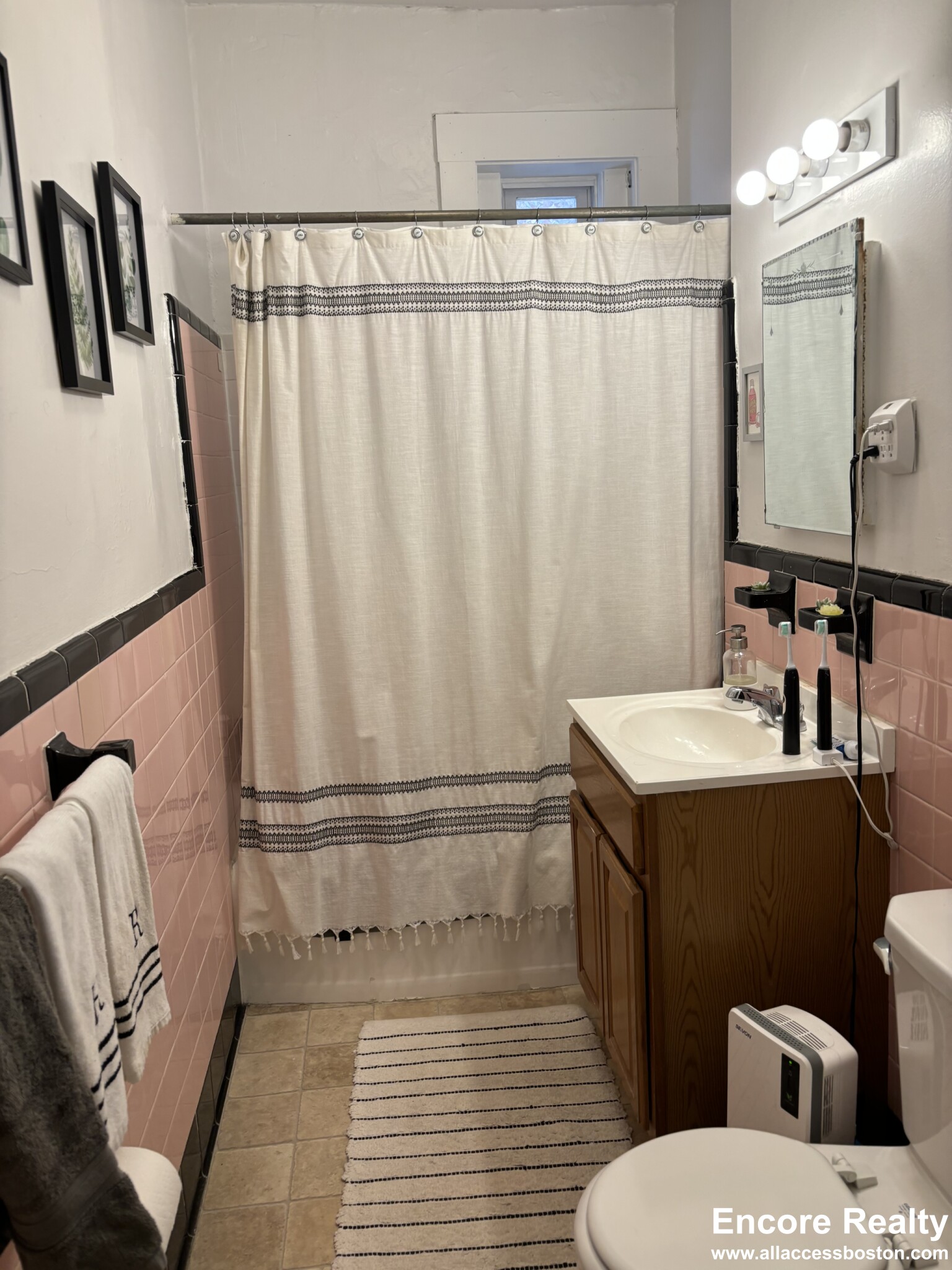 1595 Beacon St, Brookline