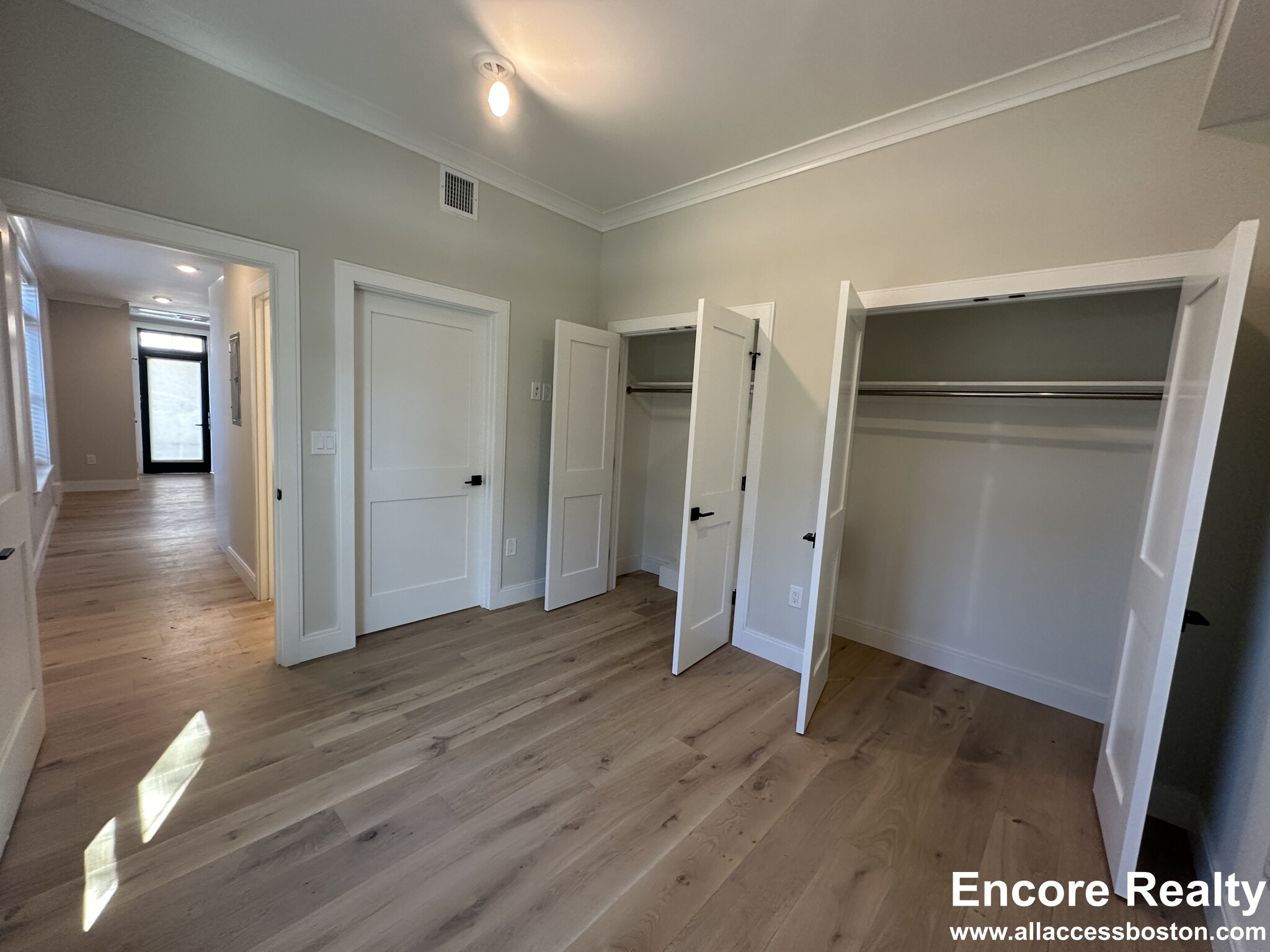 157 Everett St, Allston