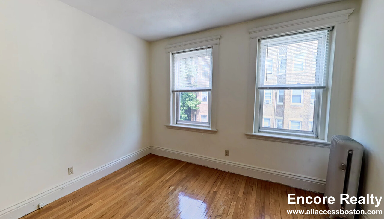 107 Queensberry St, Fenway