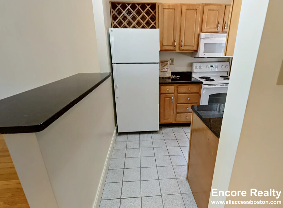 107 Queensberry St, Fenway