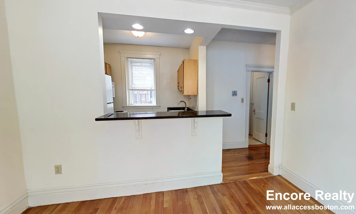 107 Queensberry St, Fenway