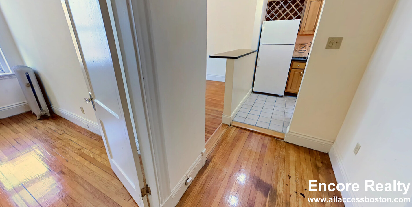 107 Queensberry St, Fenway