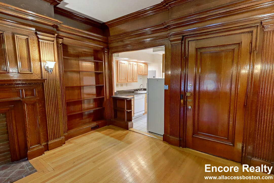 379 Commonwealth Ave, Back Bay