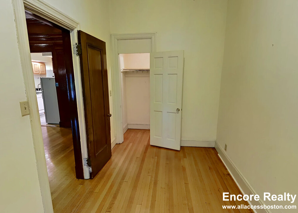 379 Commonwealth Ave, Back Bay
