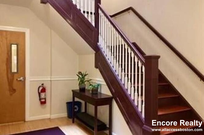 330 Summit Ave, Brighton