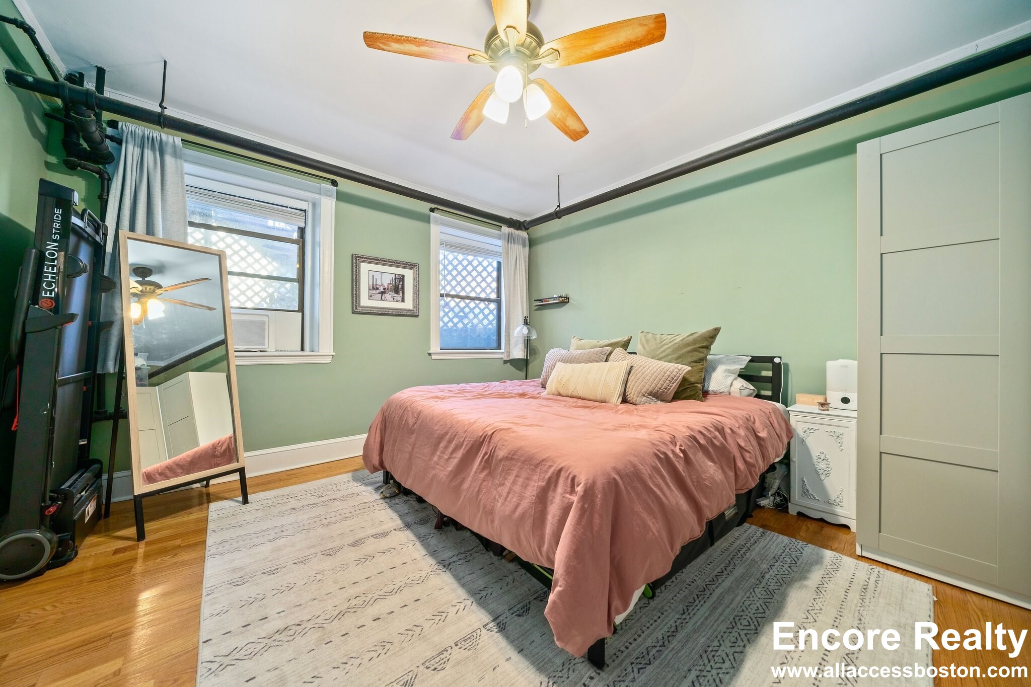 1038 Beacon St, Brookline