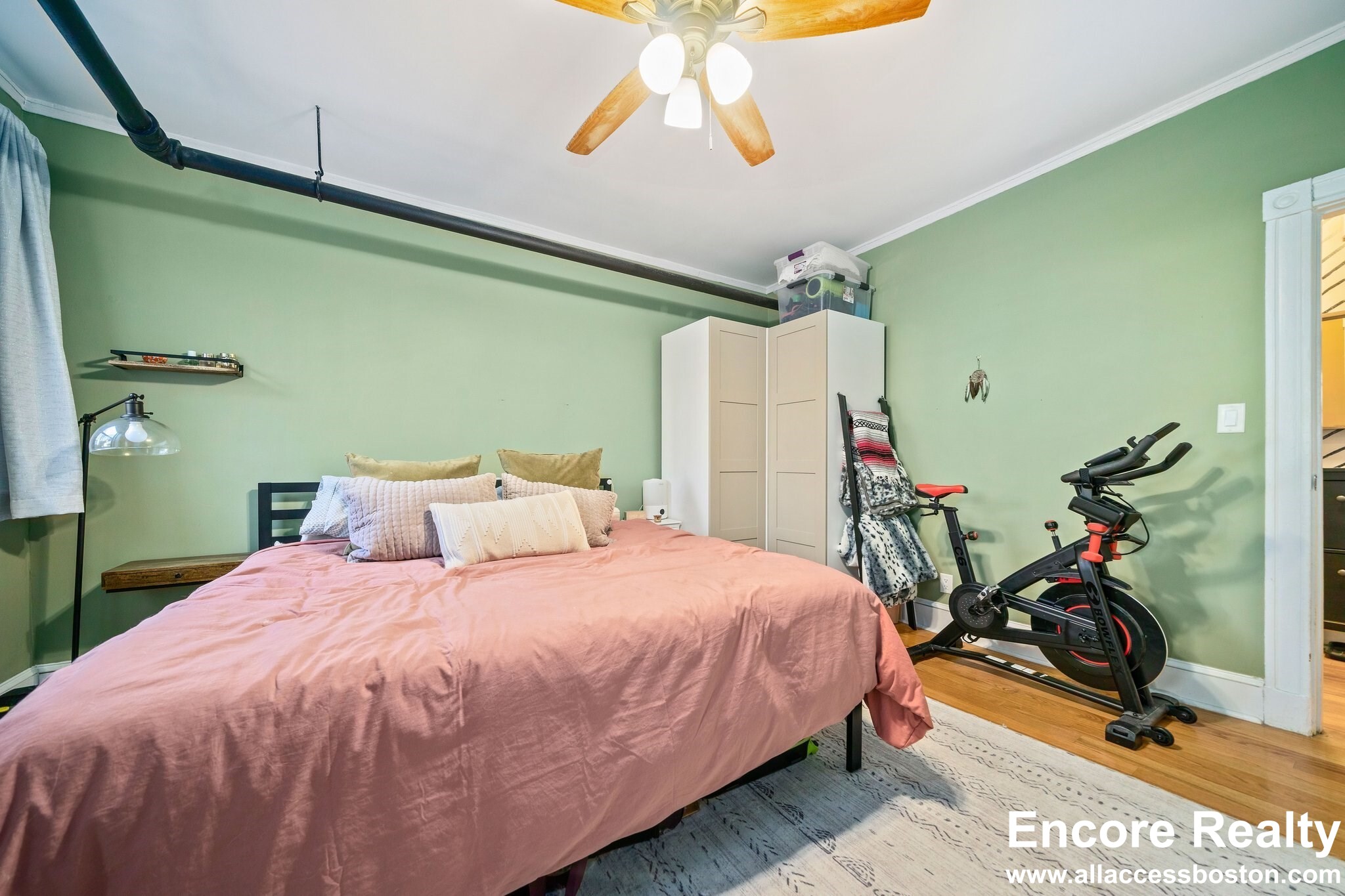 1038 Beacon St, Brookline