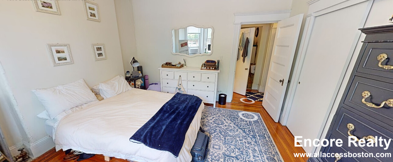 1595 Beacon St, Brookline