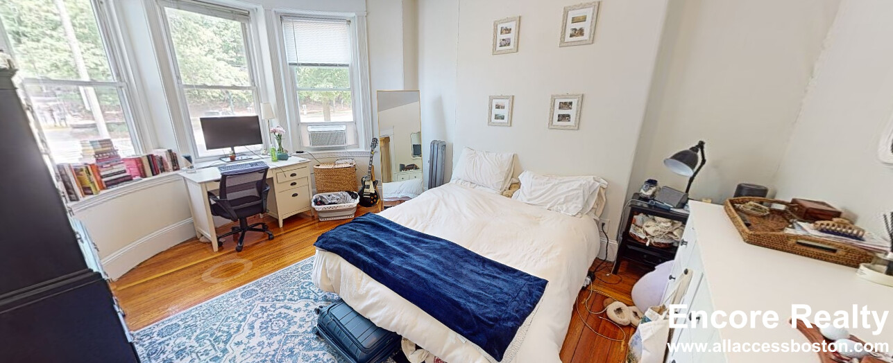 1595 Beacon St, Brookline