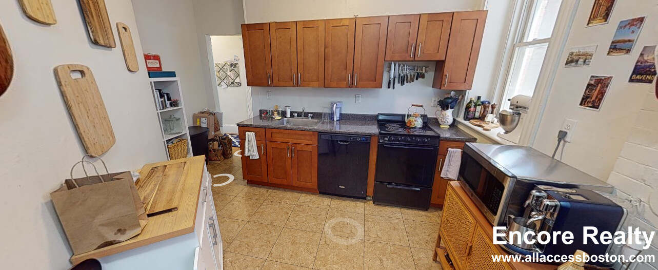 1595 Beacon St, Brookline