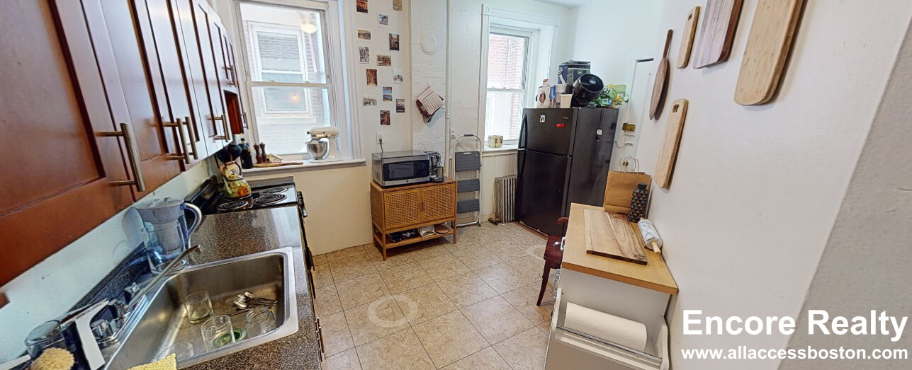 1595 Beacon St, Brookline