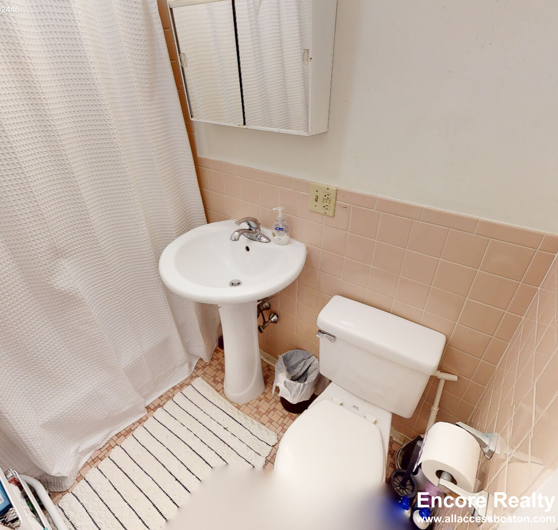 672 Washington St, Aspinwall Hill