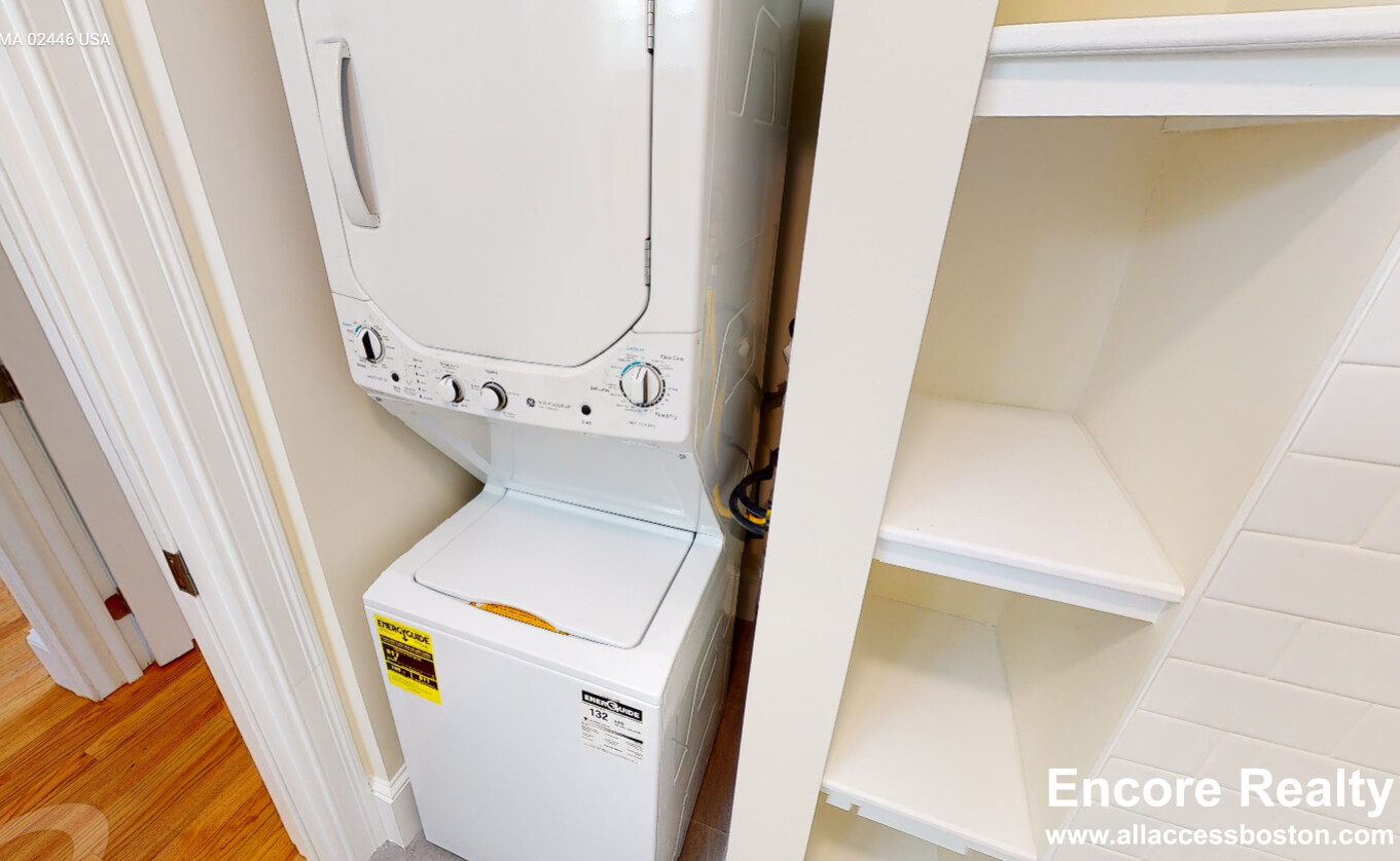 672 Washington St, Aspinwall Hill