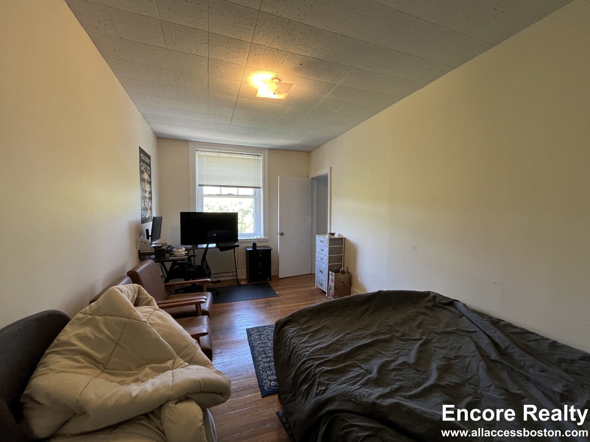 1063 Beacon St, Longwood