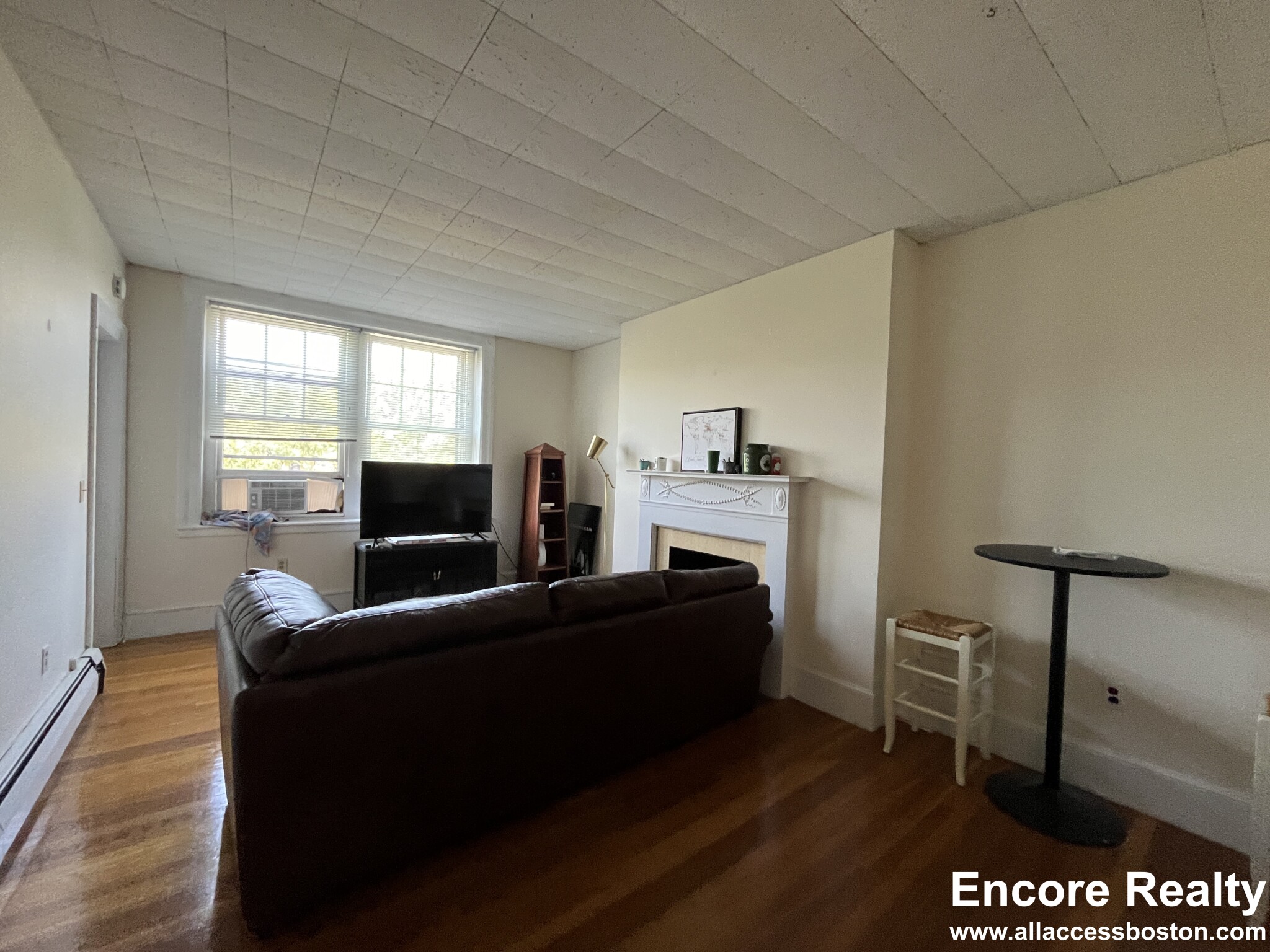 1063 Beacon St, Longwood