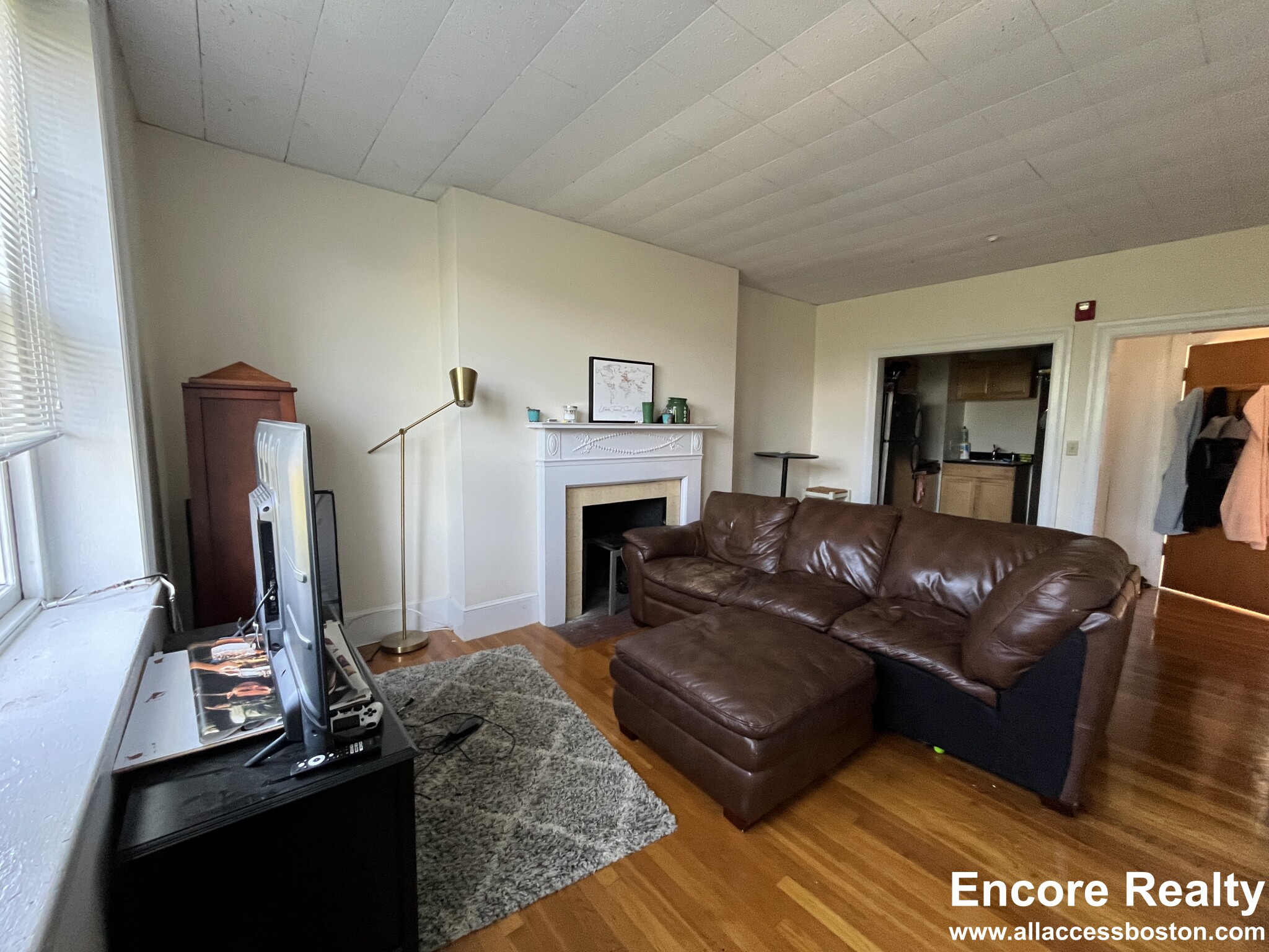 1063 Beacon St, Longwood