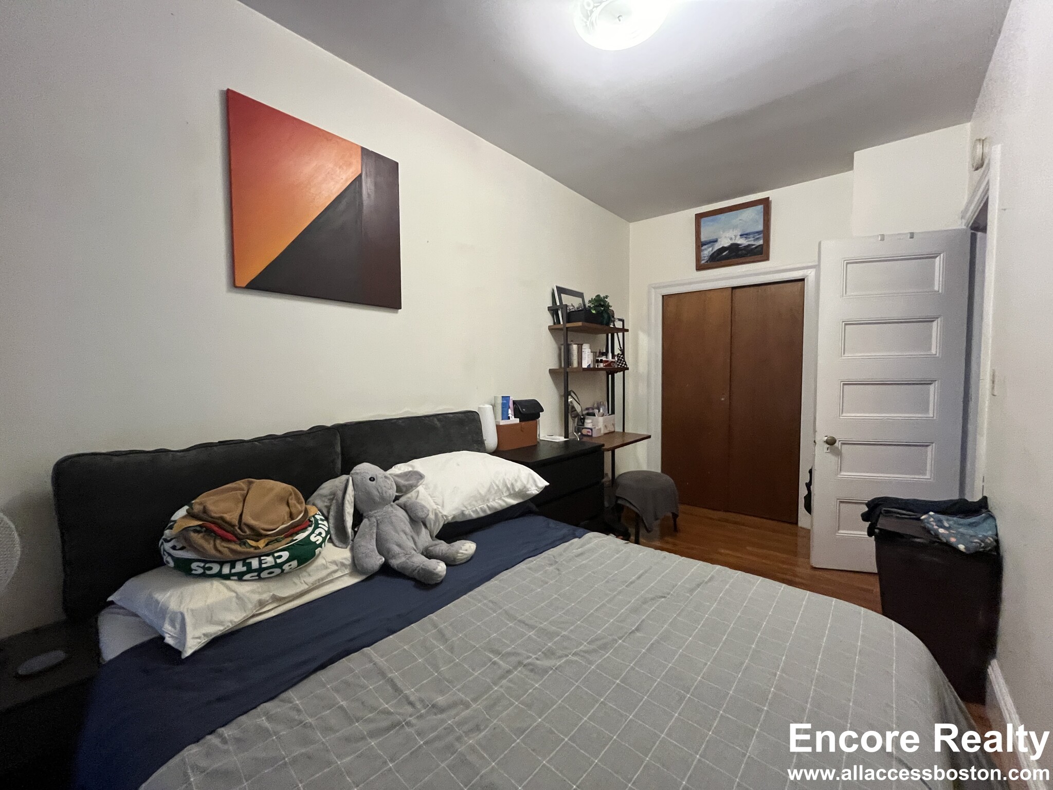 1071 Beacon St, Longwood