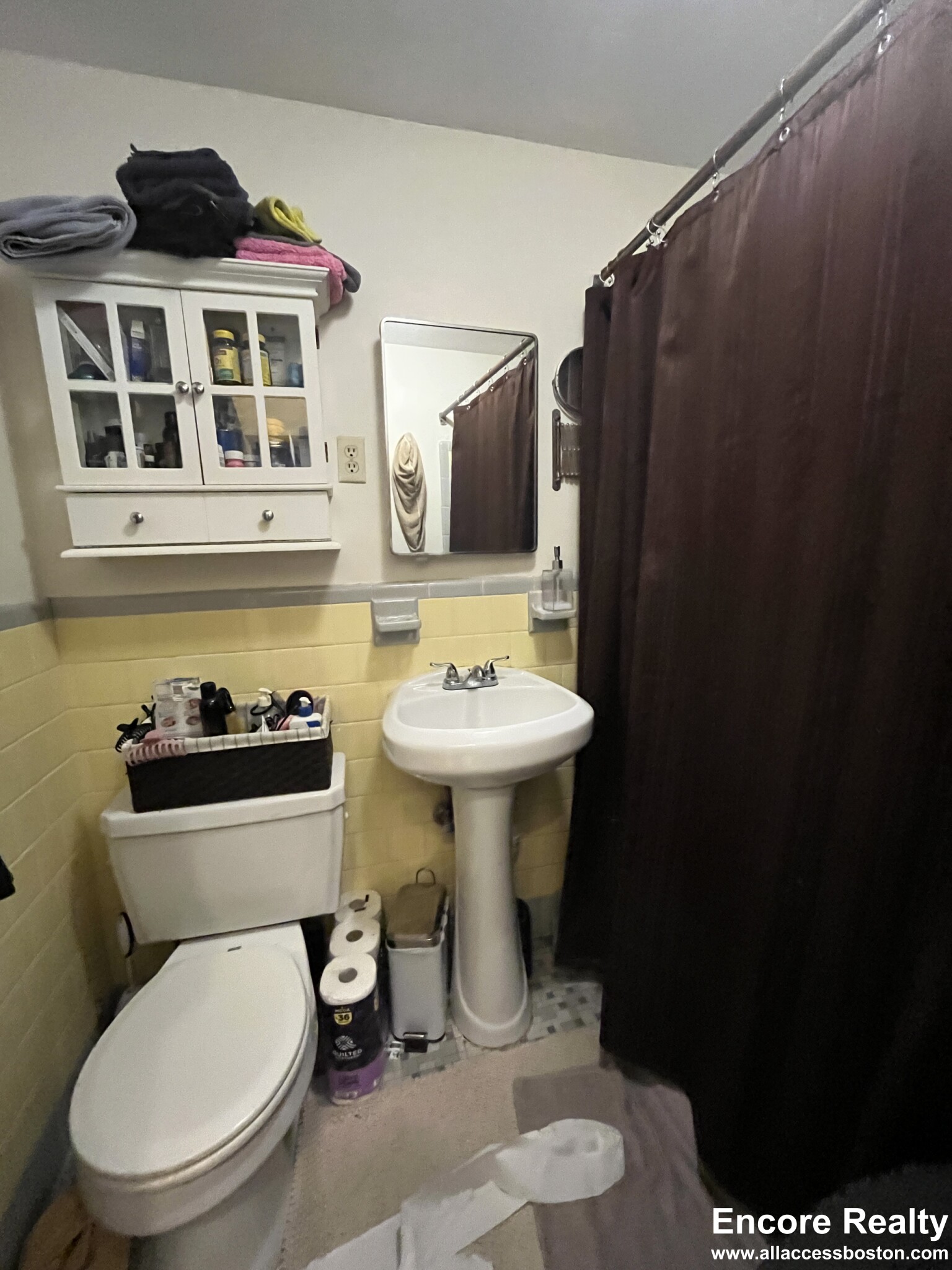 1071 Beacon St, Longwood