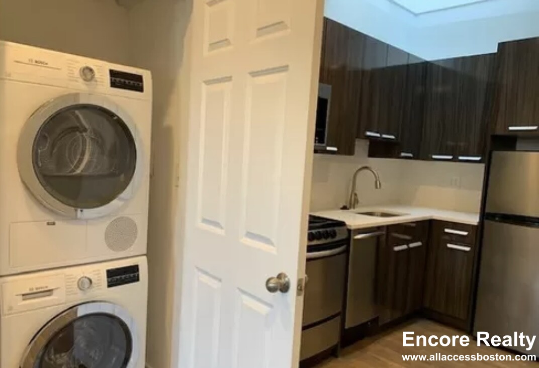 88 West Cedar St, Beacon Hill