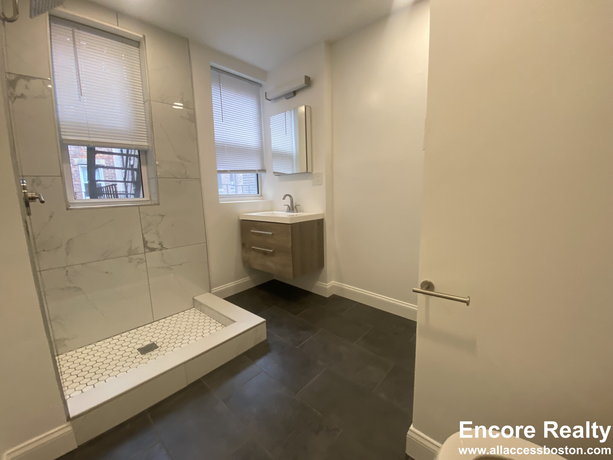 51 Queensberry St, Fenway