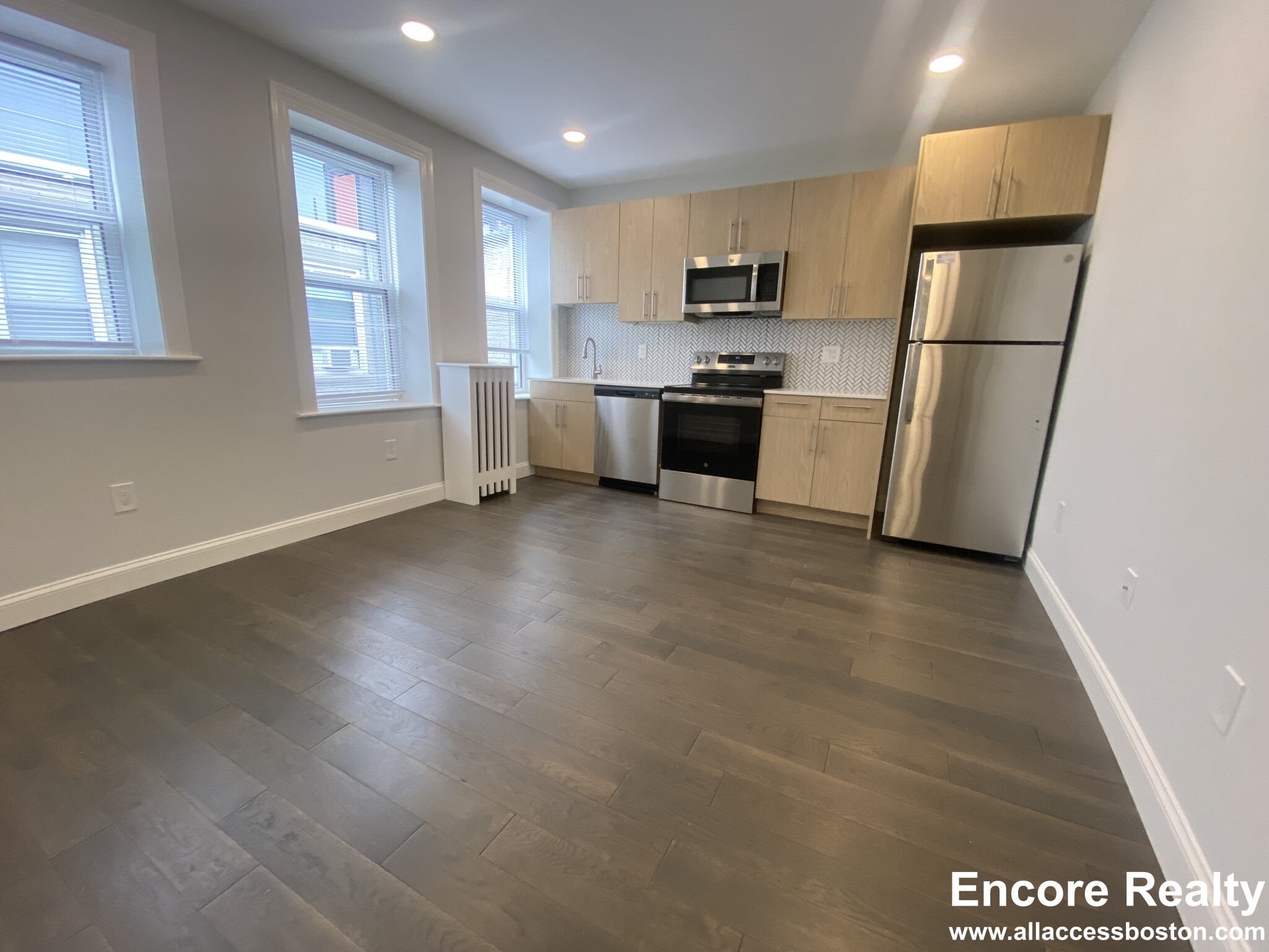 51 Queensberry St, Fenway