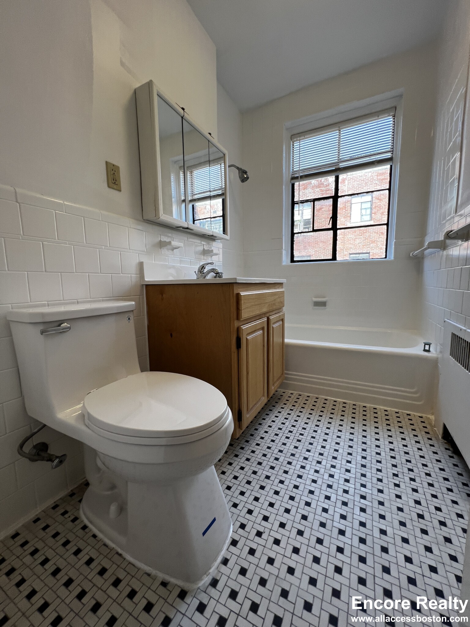 89 Longwood Ave, Coolidge Corner