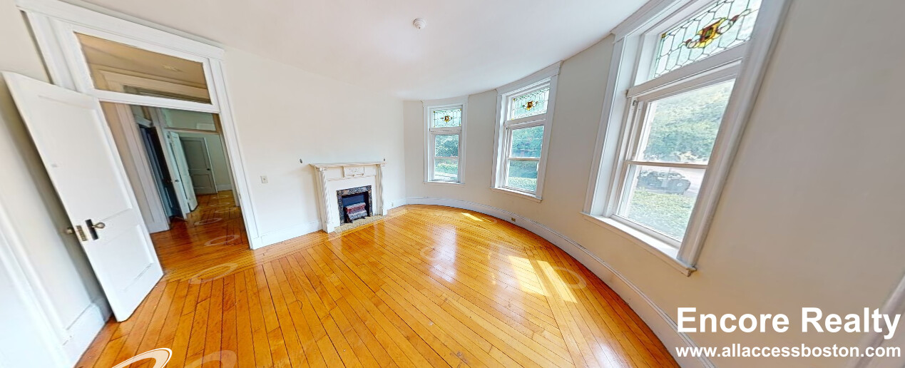 1822 Beacon St, Brookline