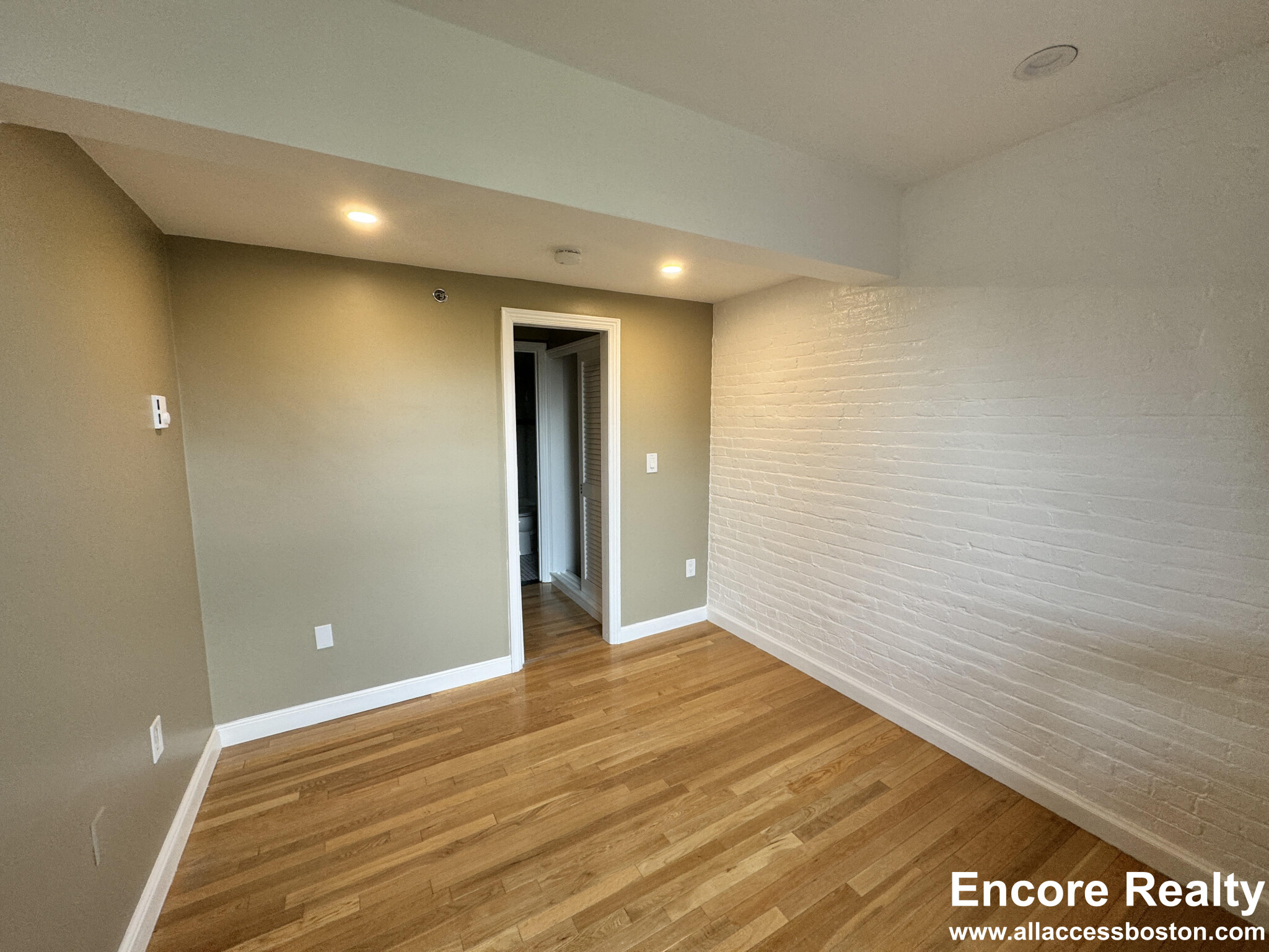 113 Beacon St, Back Bay