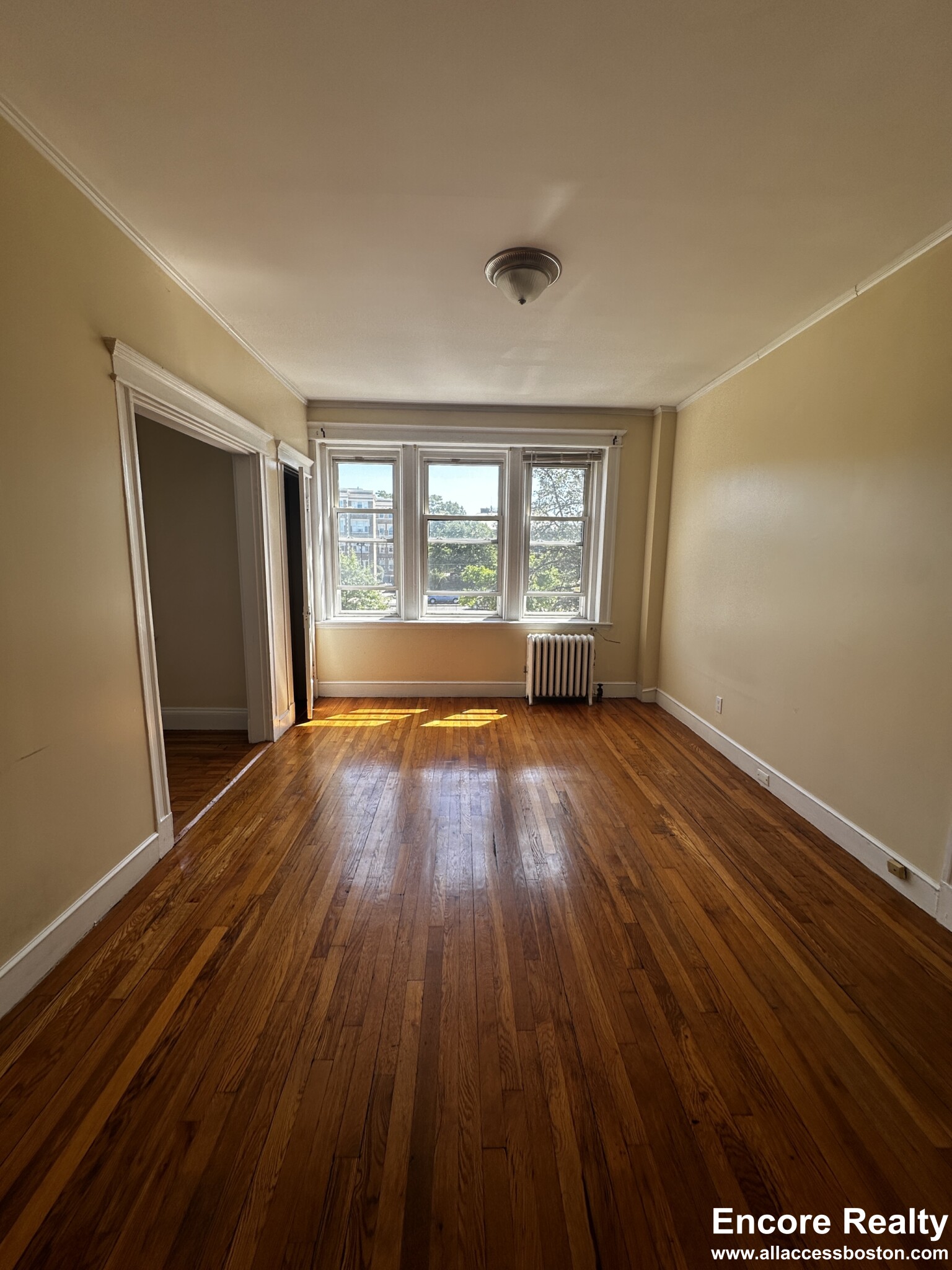 1637 Commonwealth Ave, Brighton