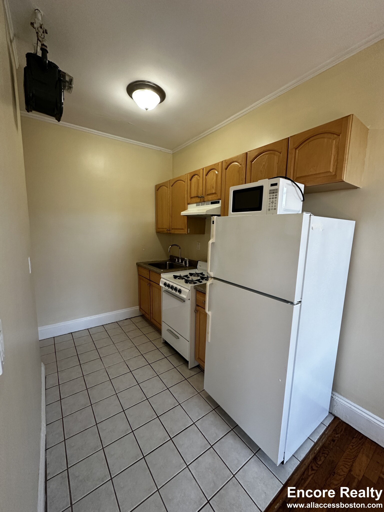 1637 Commonwealth Ave, Brighton