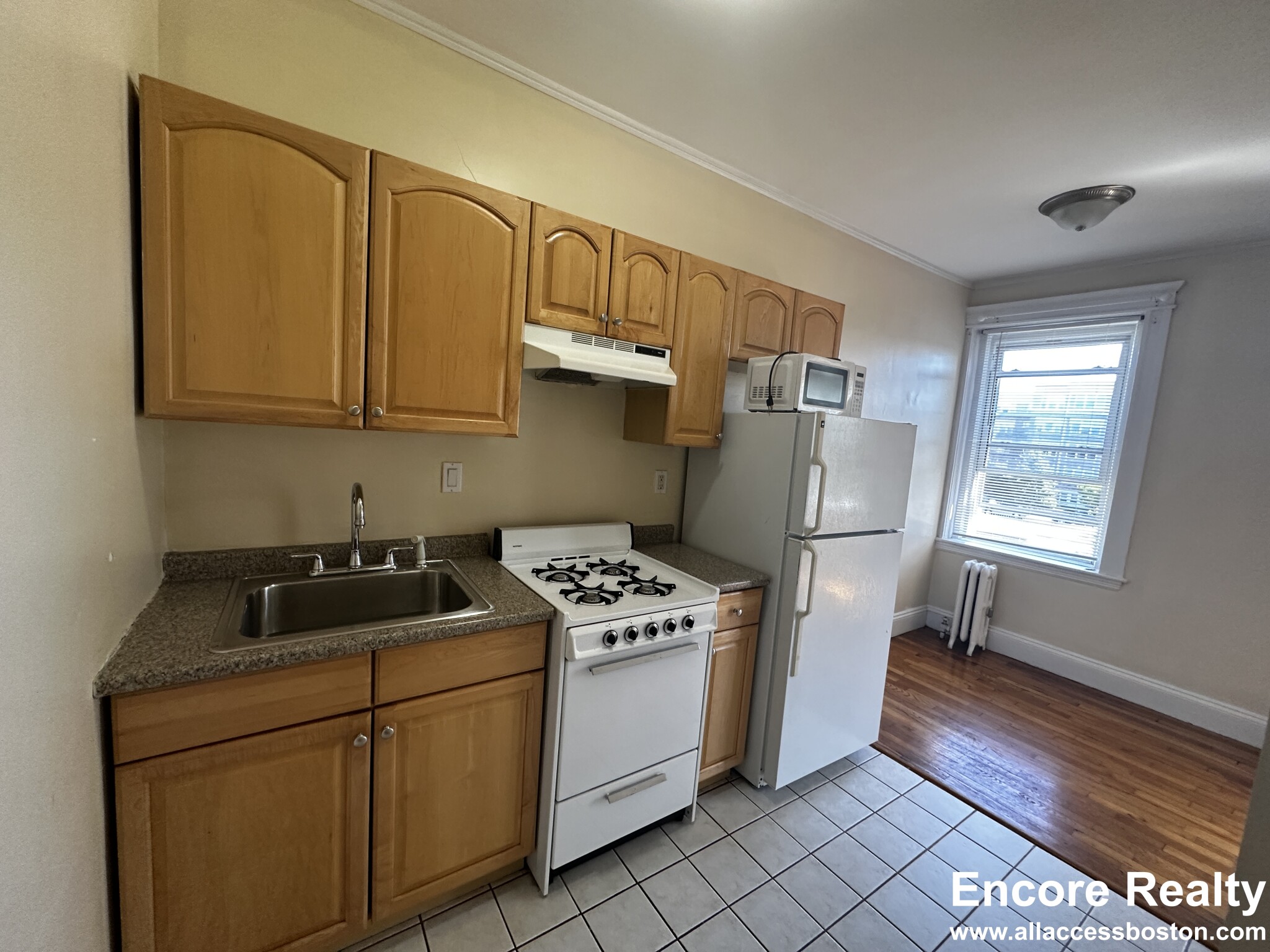 1637 Commonwealth Ave, Brighton