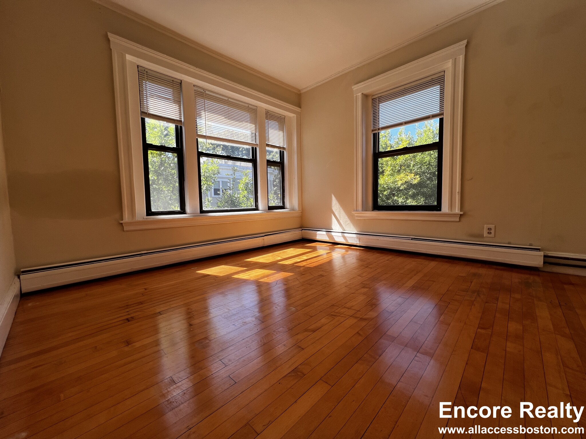 9 Upland Rd, Neighborhood Nine