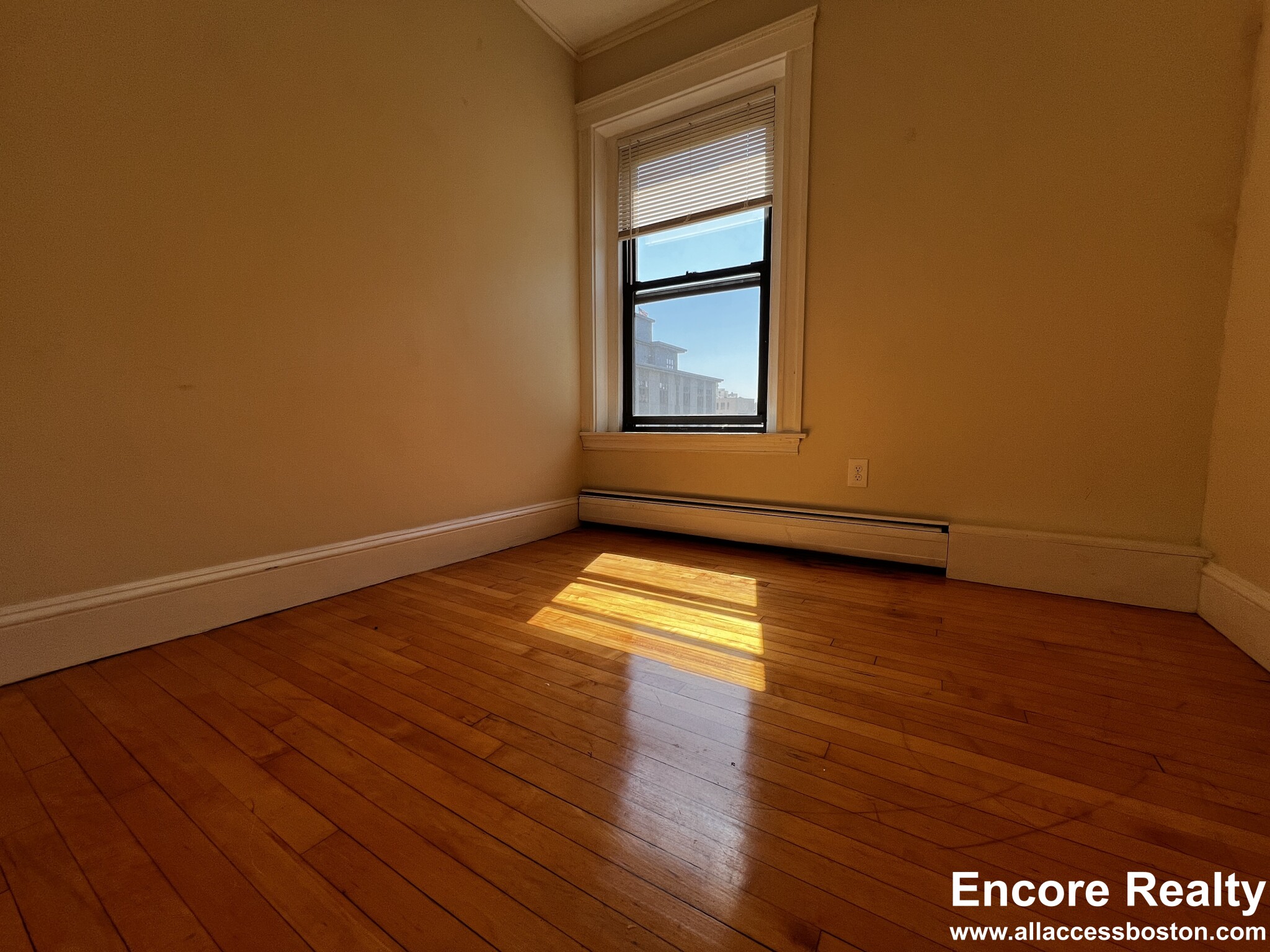 9 Upland Rd, Neighborhood Nine