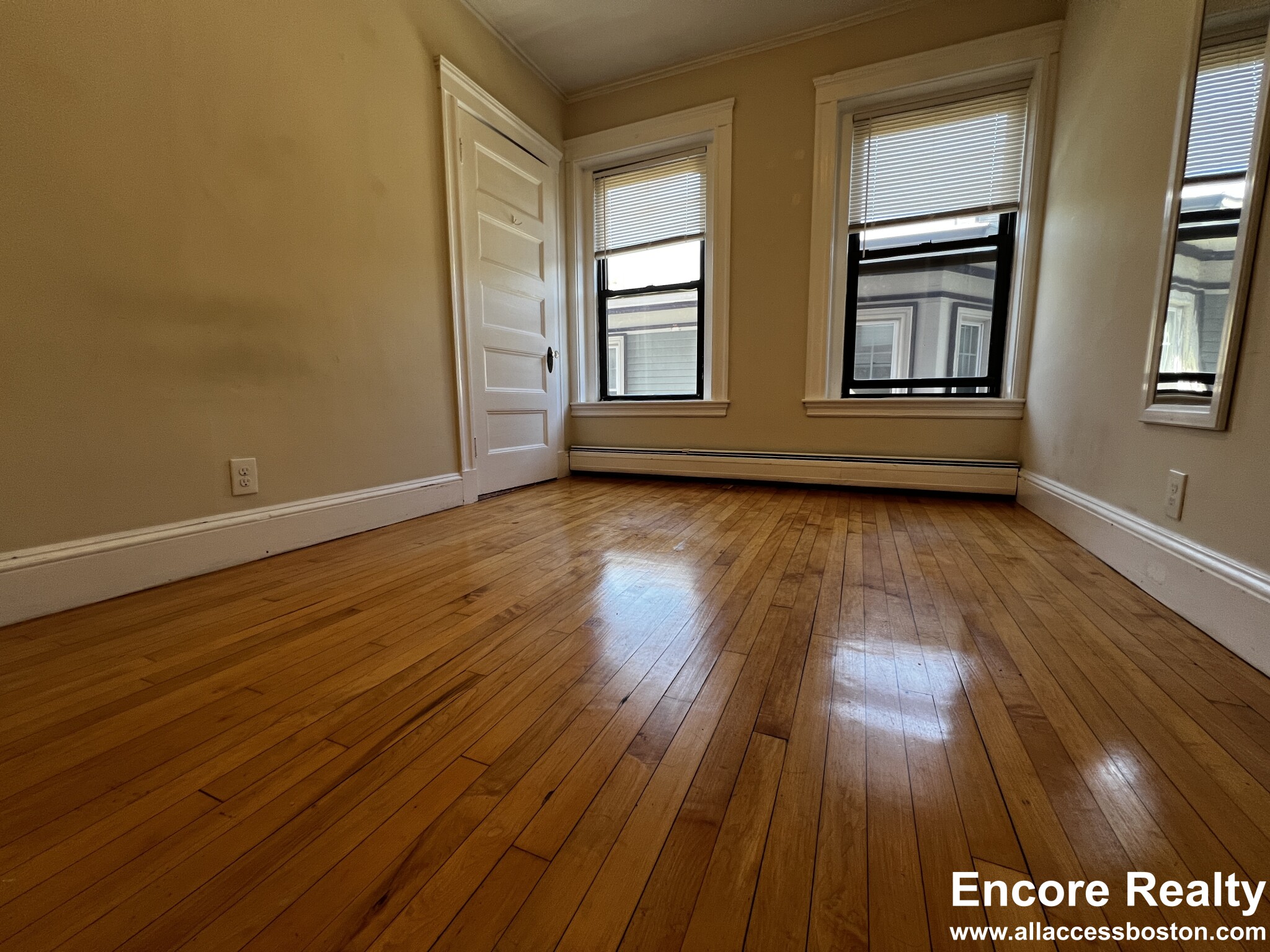 9 Upland Rd, Neighborhood Nine