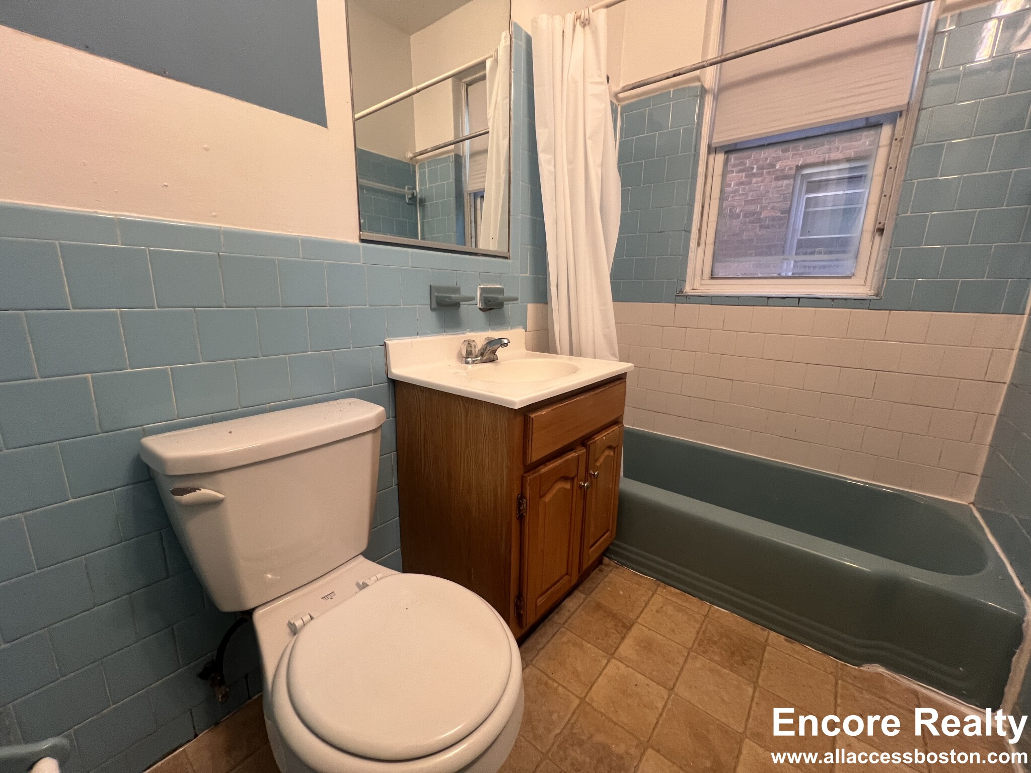 33 Lancaster Ter, Corey Hill