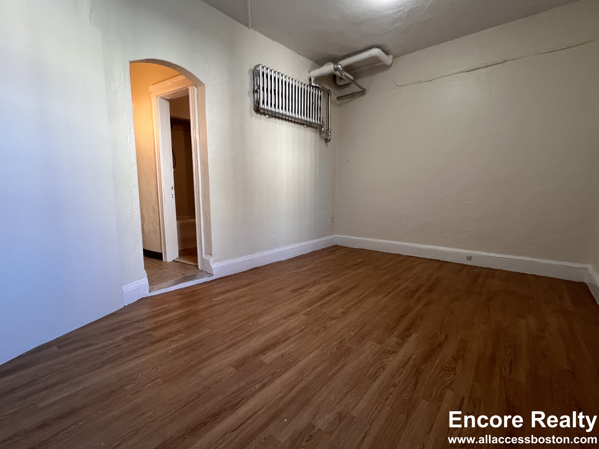 2045 Commonwealth Ave, Brighton