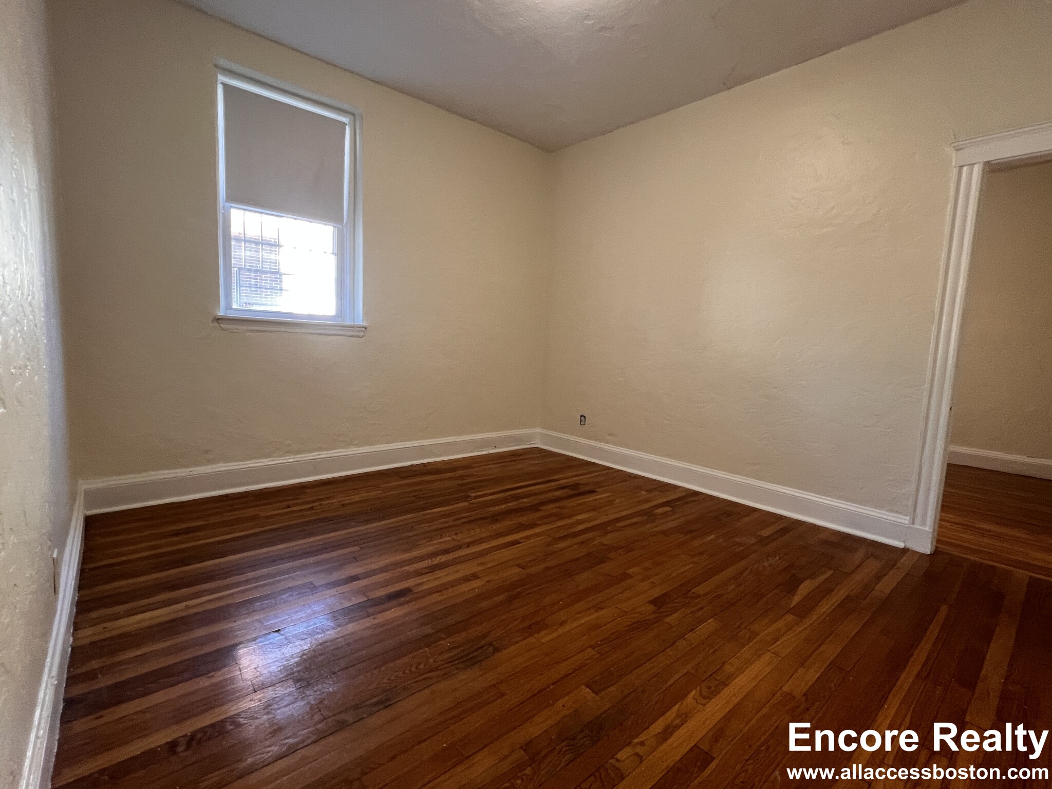 2045 Commonwealth Ave, Brighton