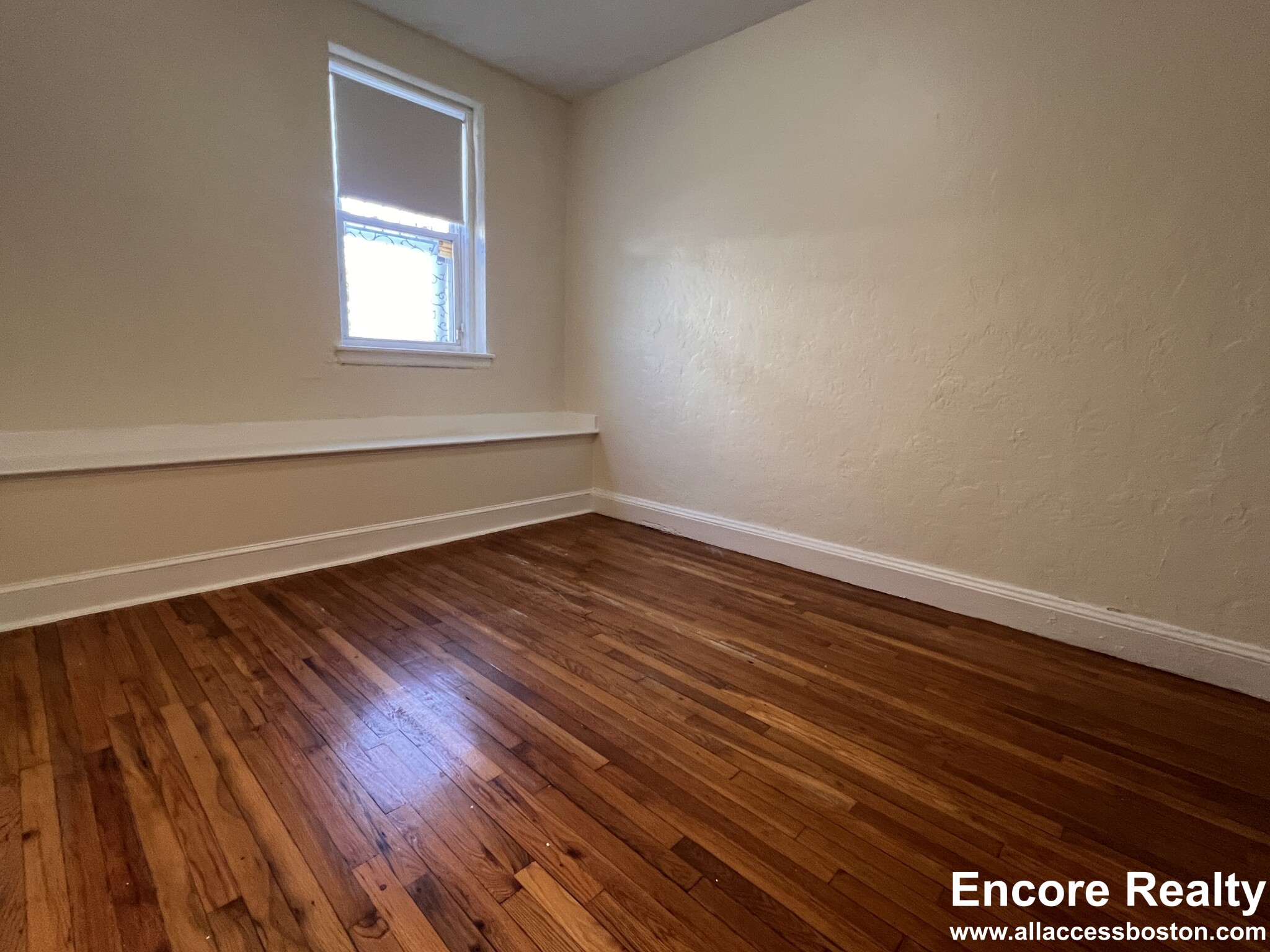 2045 Commonwealth Ave, Brighton